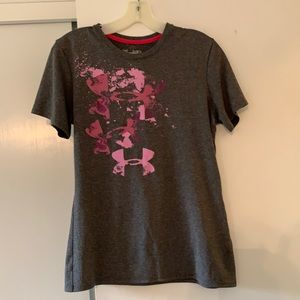 Under Armor semi-fitted workout shirt size M